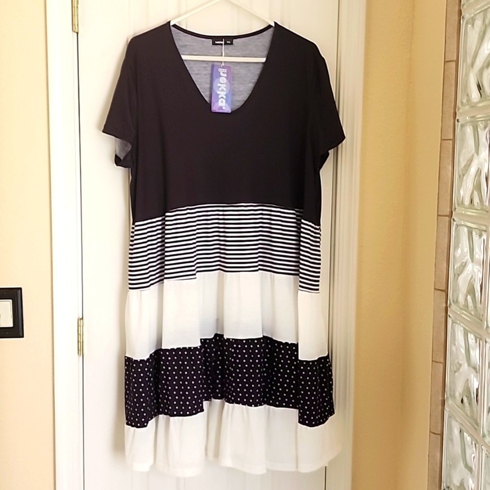 Black and white tiered dress. NWT Size XXL but runs large.